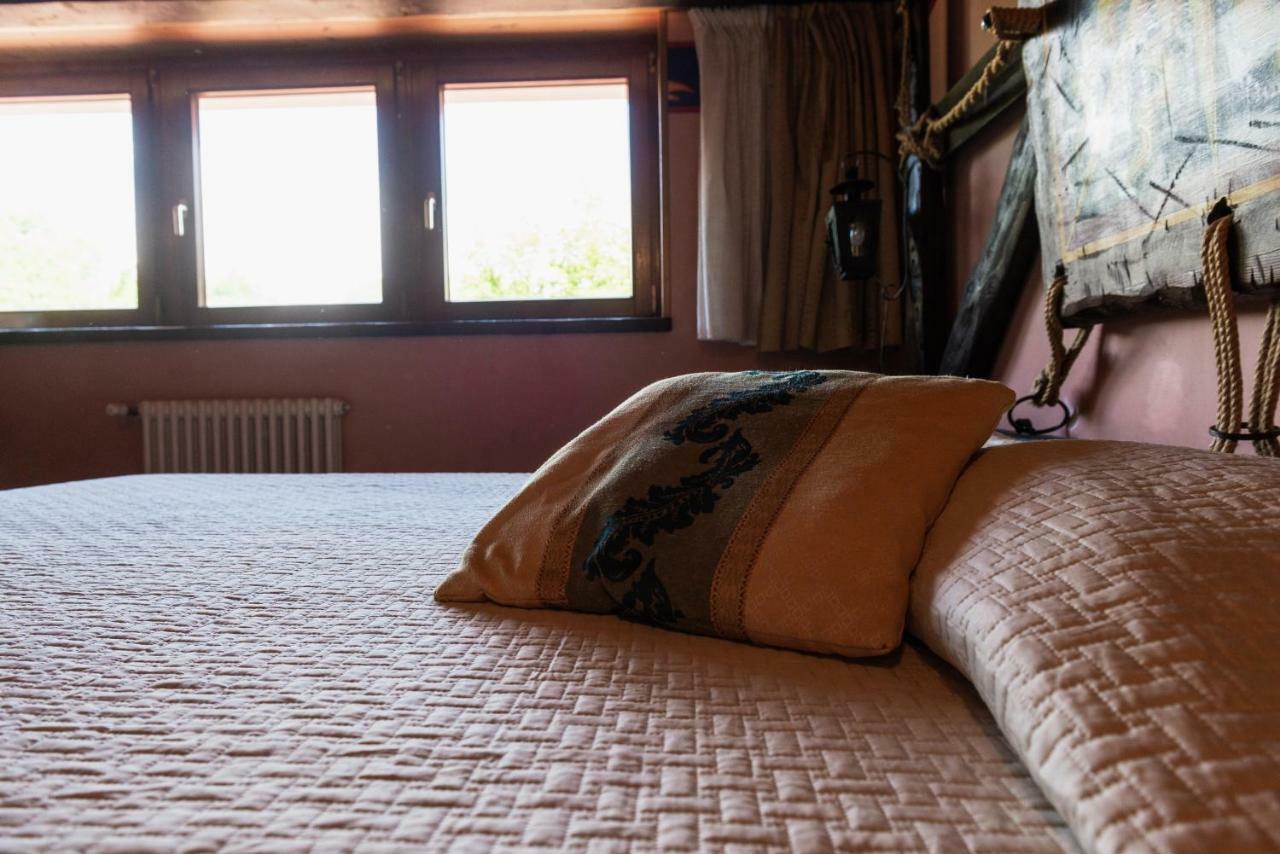 Agriturismo Mezzaluna Malchina Bagian luar foto
