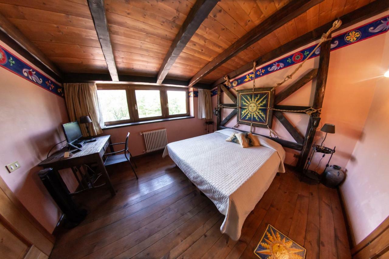 Agriturismo Mezzaluna Malchina Bagian luar foto