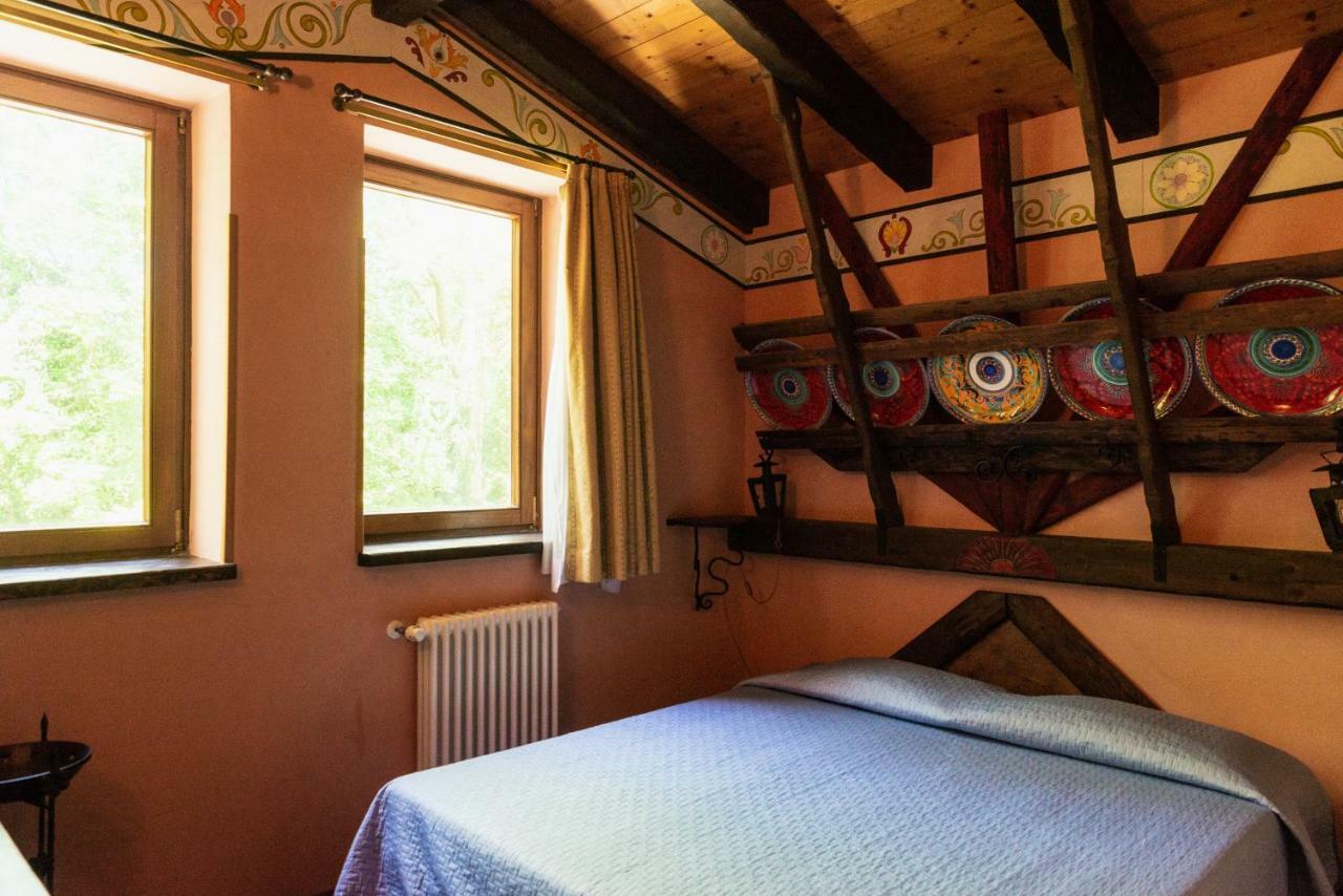 Agriturismo Mezzaluna Malchina Bagian luar foto